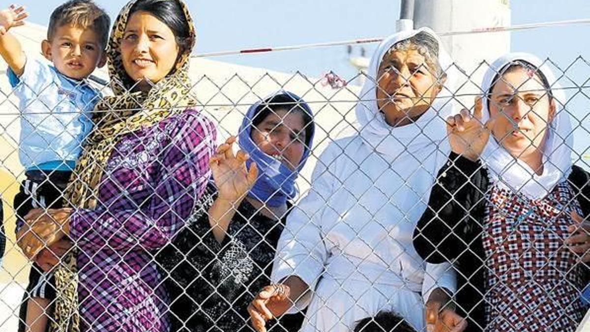 Ezidi kadınlara bekaret kontrolü!