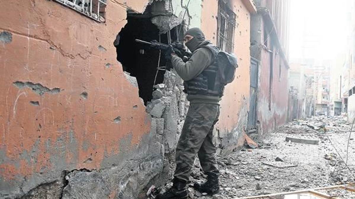 Cizre sorumluları kıstırıldı!