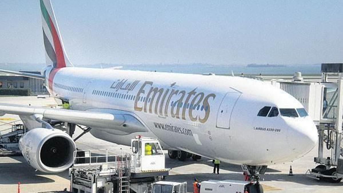 Emirates uçağı Trabzon!a acil iniş yaptı