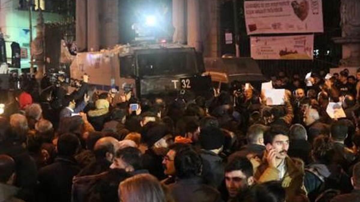 Galatasaray Meydanı'ndaki eyleme polis müdahalesi