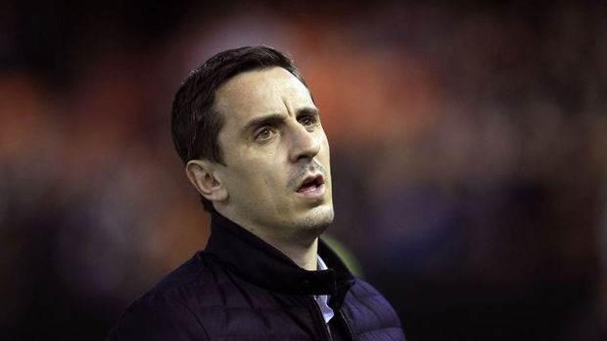'Geri' Neville rezil oldu!