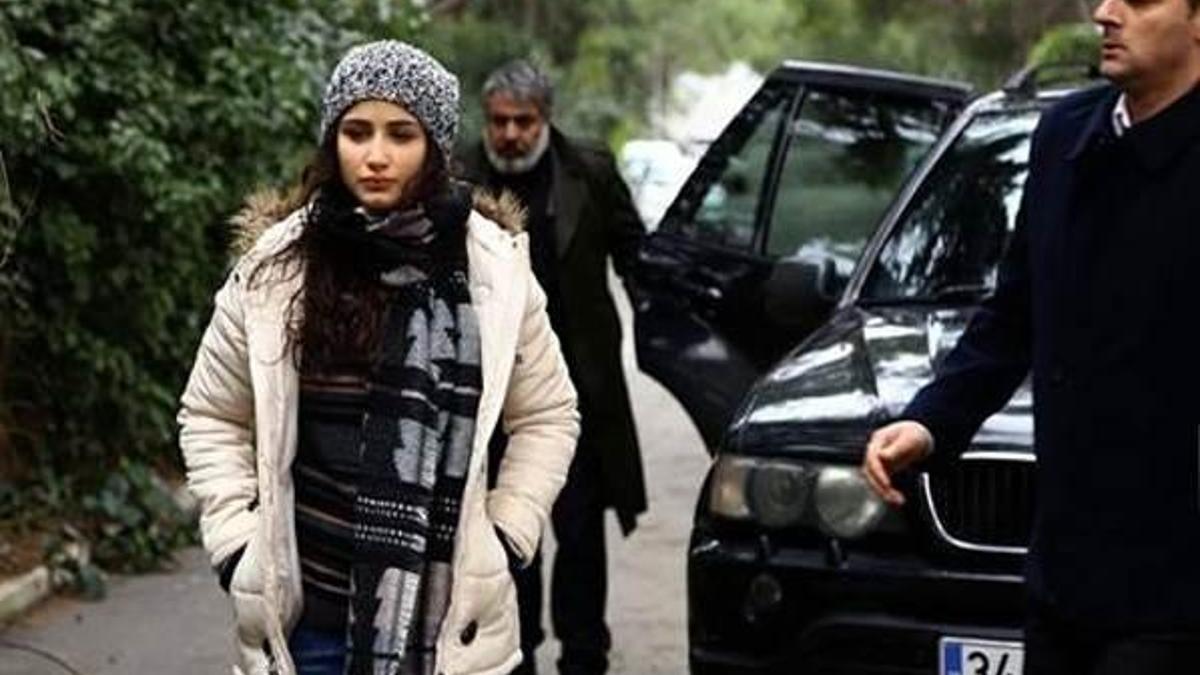 Kırgın Çiçekler 33. bölüm fragmanında Songül zor durumda!-izle