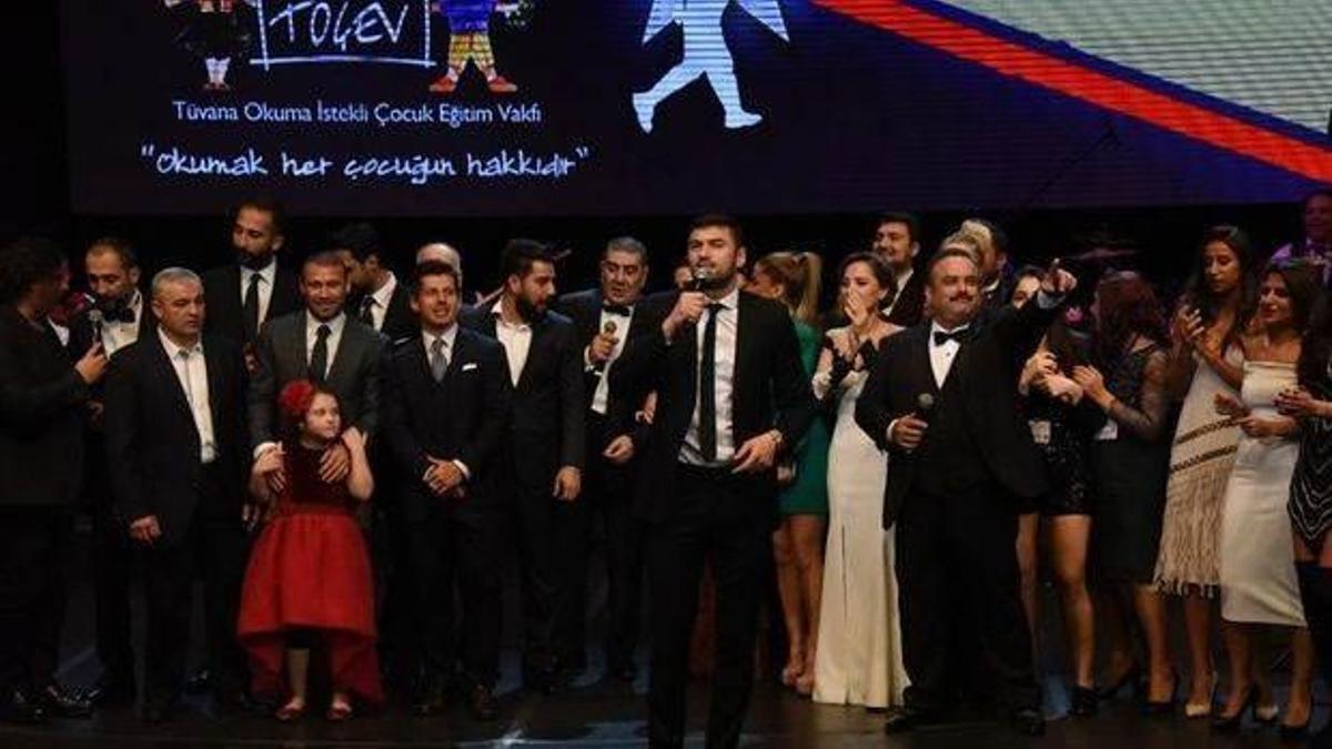Türkiye'nin yıldızları çocuklar için söyledi