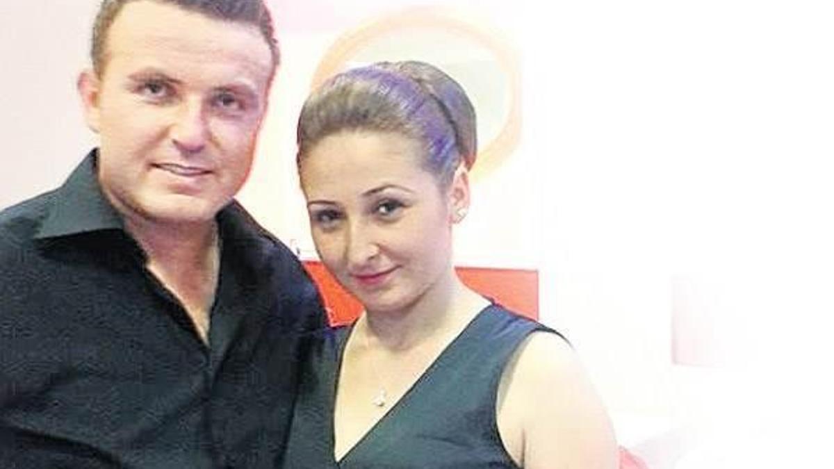 Genç çifti araç içinde infaz ettiler