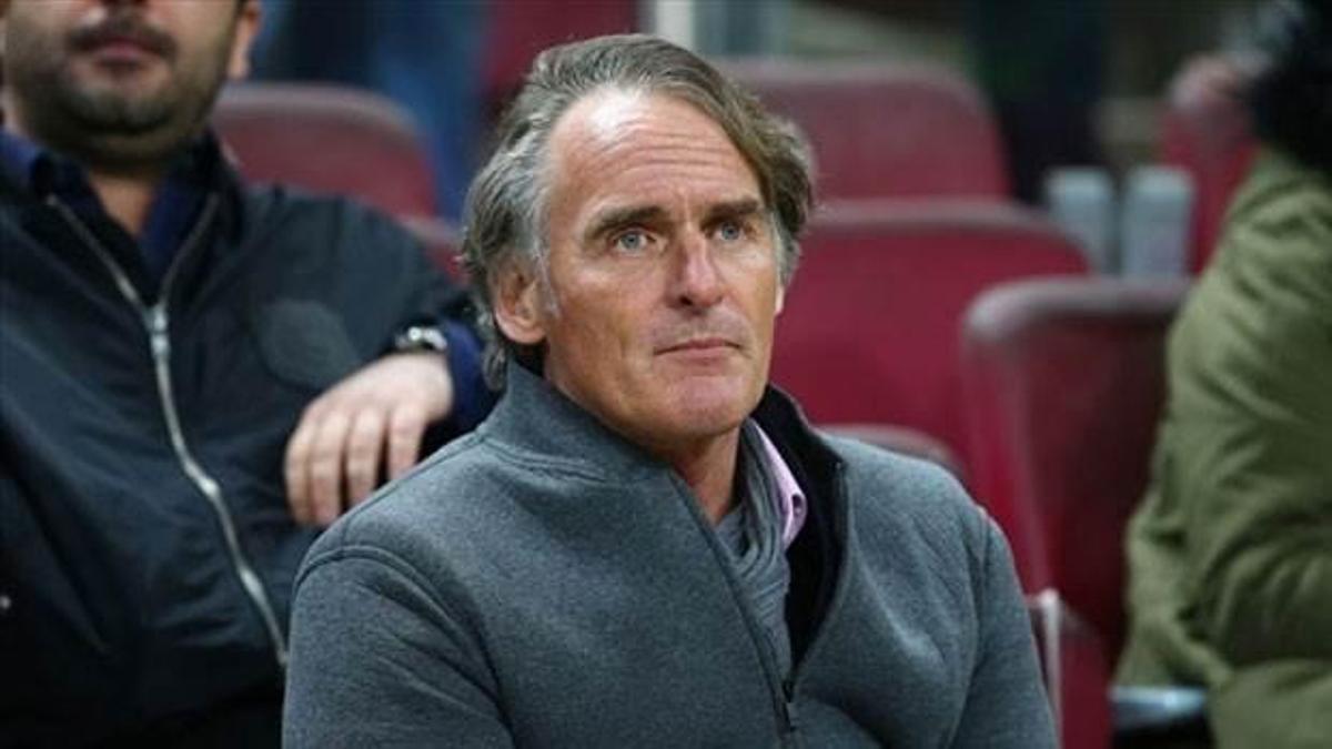 Yeni hoca tribünde!