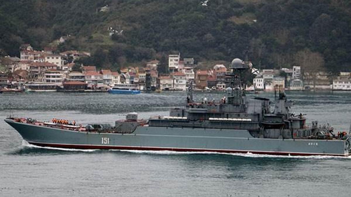 Rus savaş gemileri Akdeniz' e iniyor