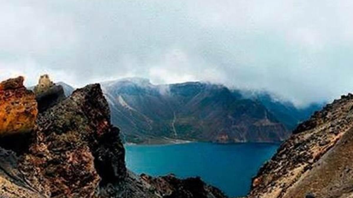 Nükleer denemeler 'kutsal dağı' patlatabilir