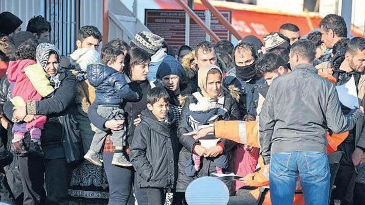 Dikili’de 353 mülteci yakalandı