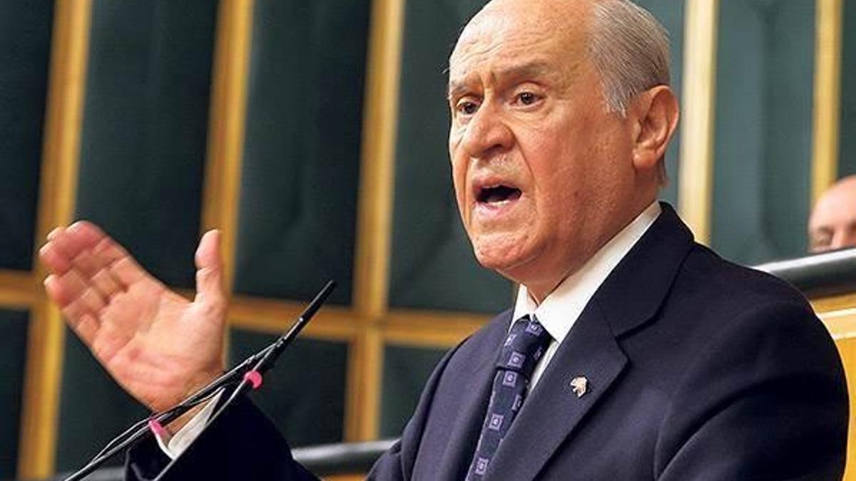Bahçeli iki gazeteciye sert çıktı