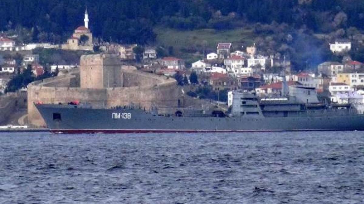 Rus savaş gemisi Akdeniz’e iniyor