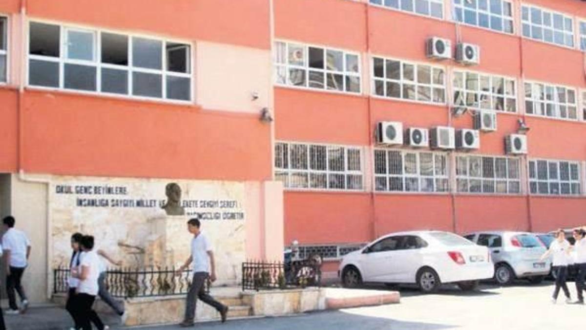 ‘Şu bacaklarla otobana çık’ diyen müdüre soruşturma