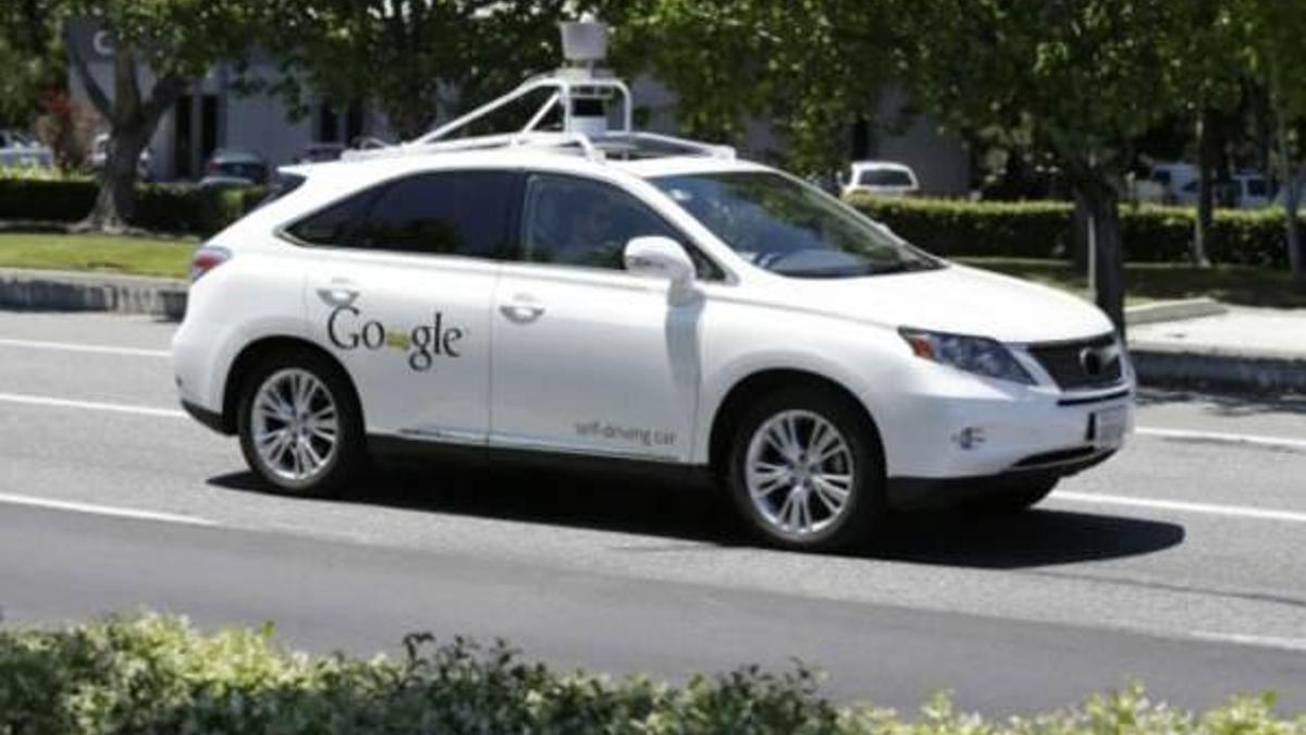 Google'ın sürücüsüz otomobili otobüse çarptı