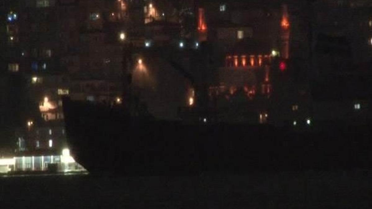 Rus askeri kargo gemisi İstanbul Boğazı’ndan geçti
