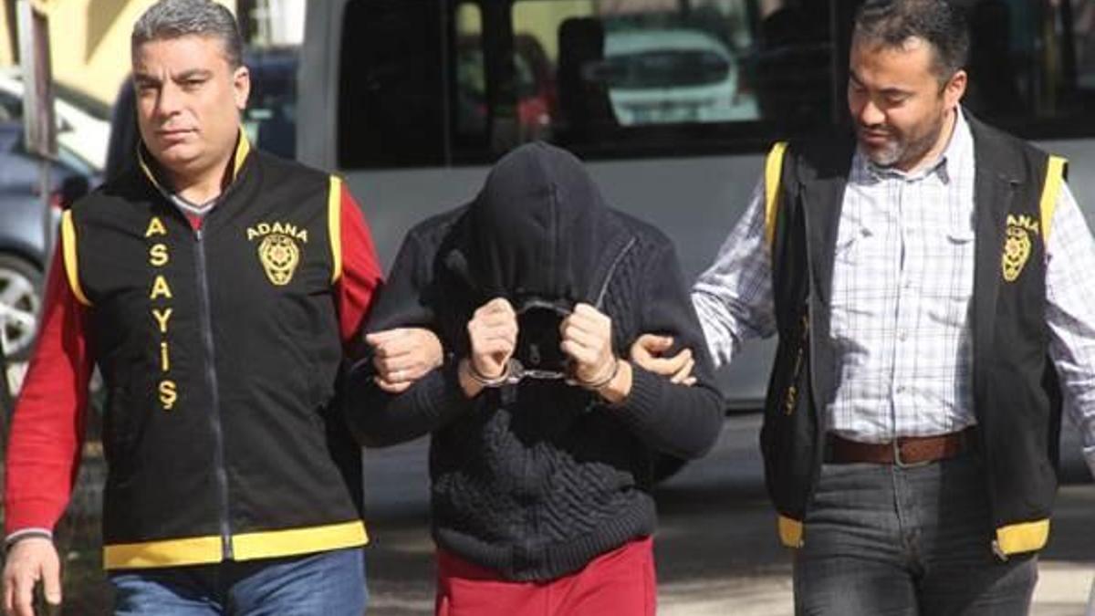 Otoyolda fuhuş yaptırırken yakalandı