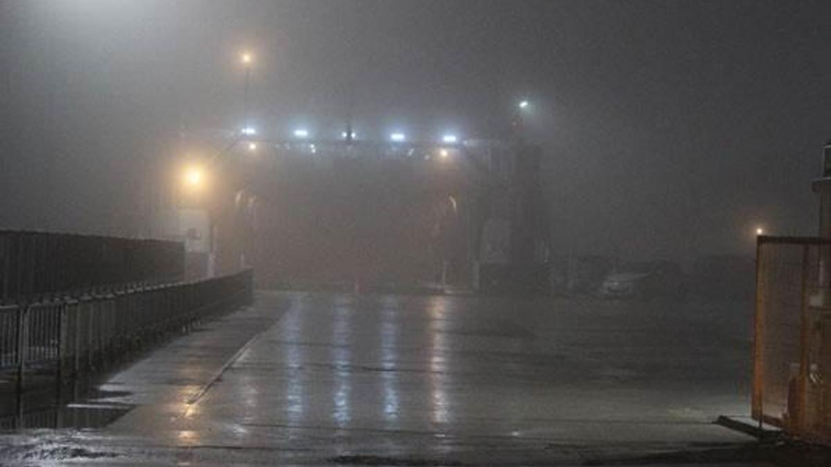 Deniz trafiğine sis engeli...