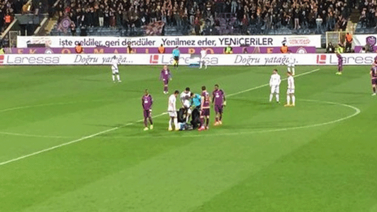 İlker Meral maçı yarıda bıraktı!