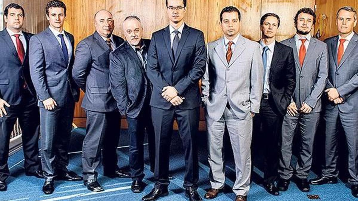 ‘Mahşerin 9 atlısı’ eski başkana karşı