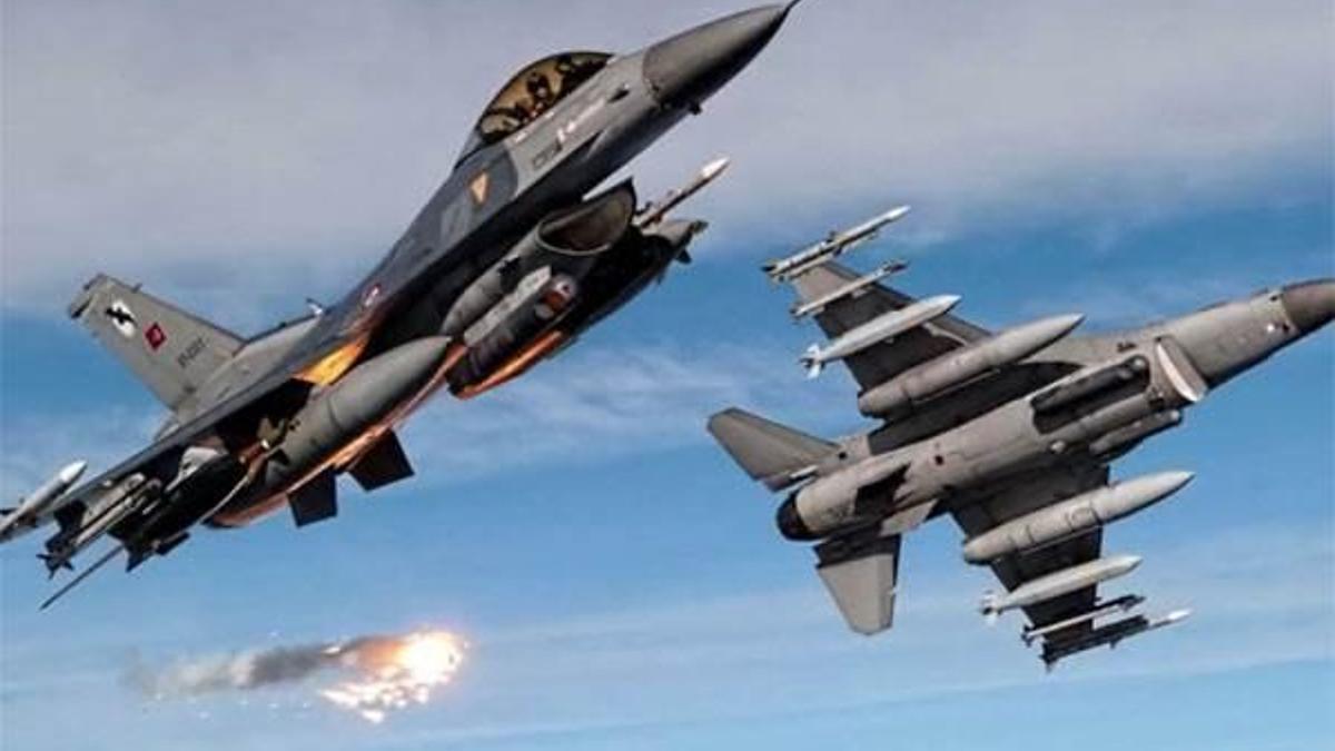 Suriye savaş uçakları İdlib'te yakıt pazarını bombaladı