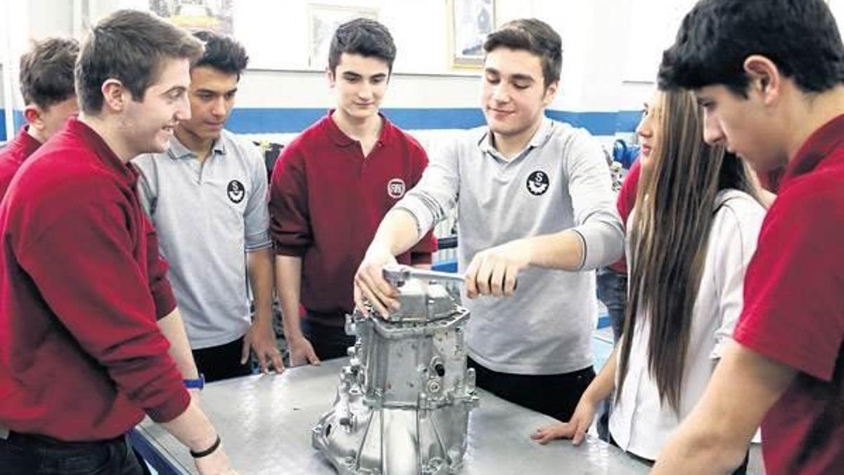 Bahçede fabrikaya eleman yetişecek
