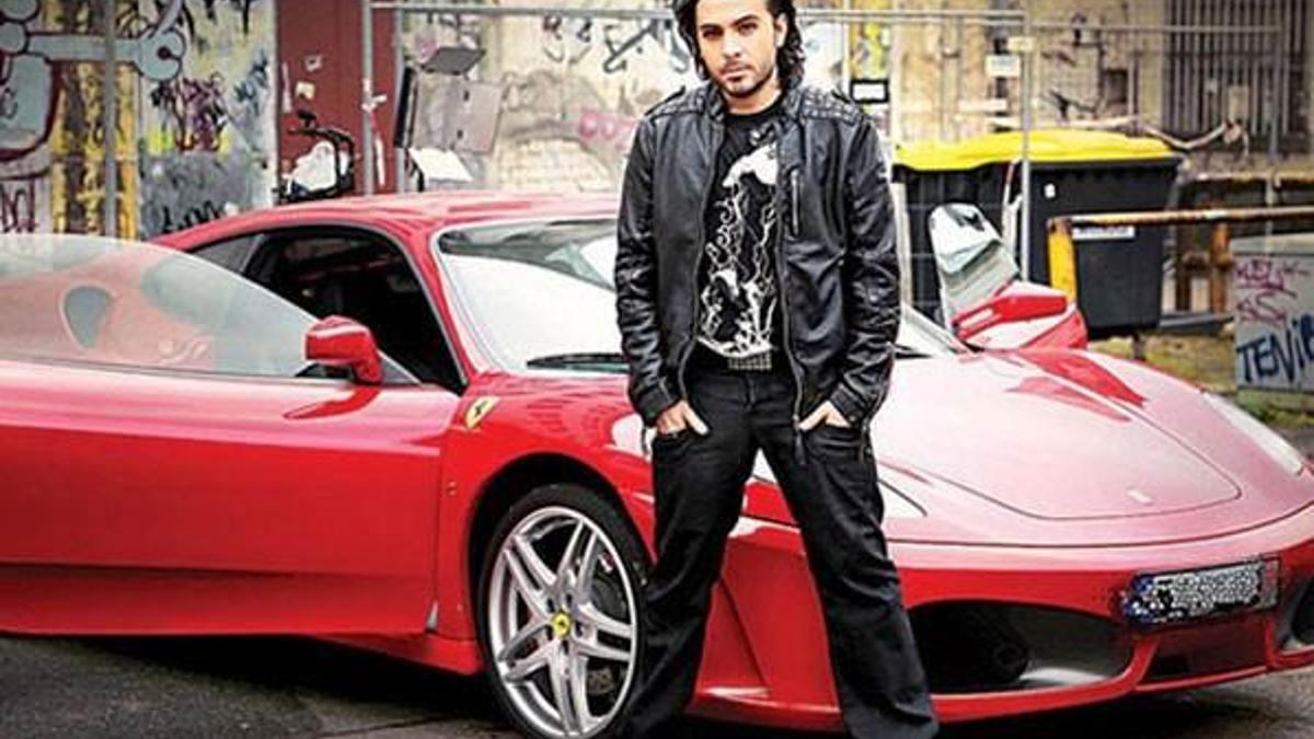 Ferrari'sini parçalayan İsmail YK