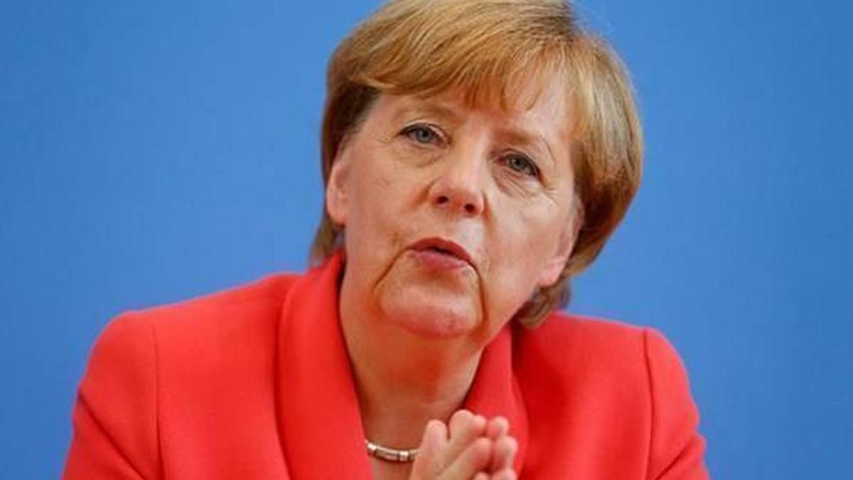 Merkel'den sınırların kapanmasına tepki