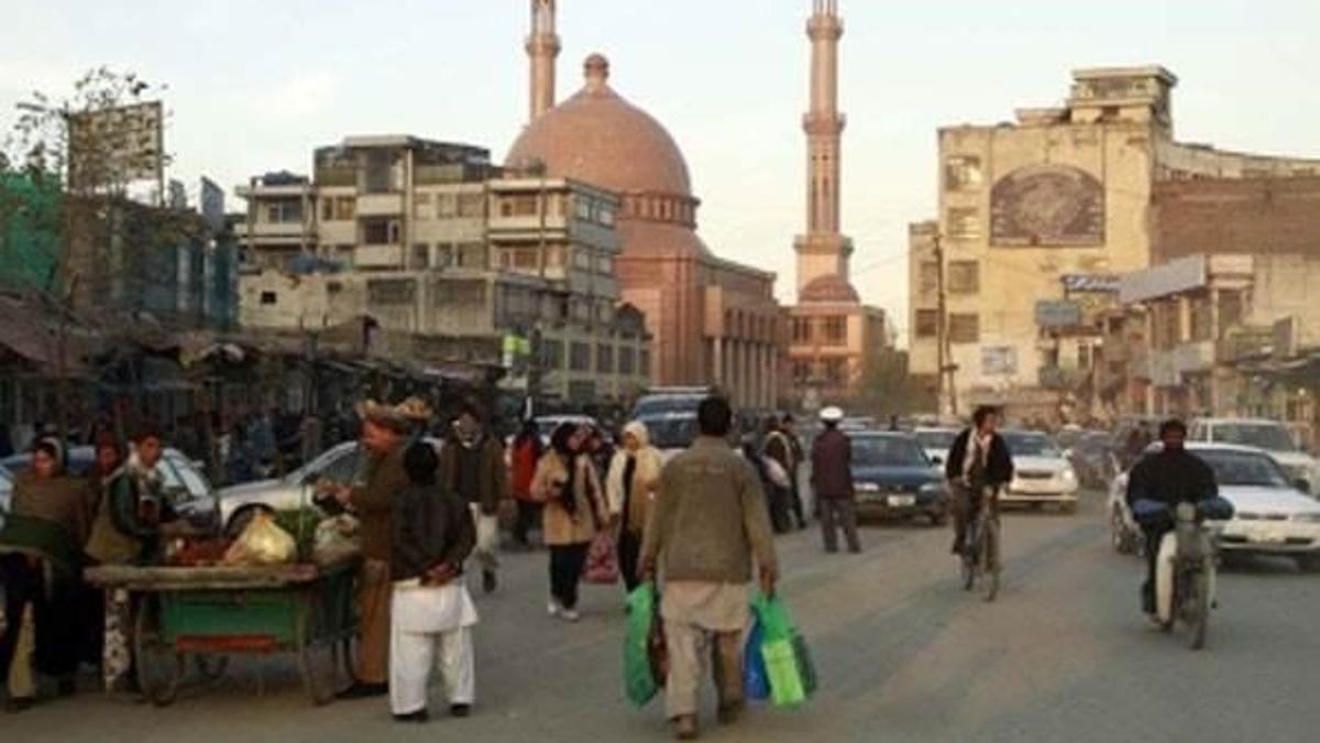 Afganistan'da 11 yolcu kaçırıldı