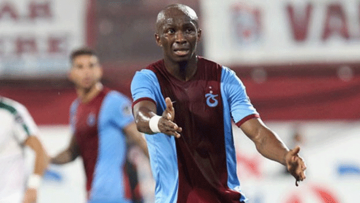 ‘Mbia Beşiktaş’la flört halinde’
