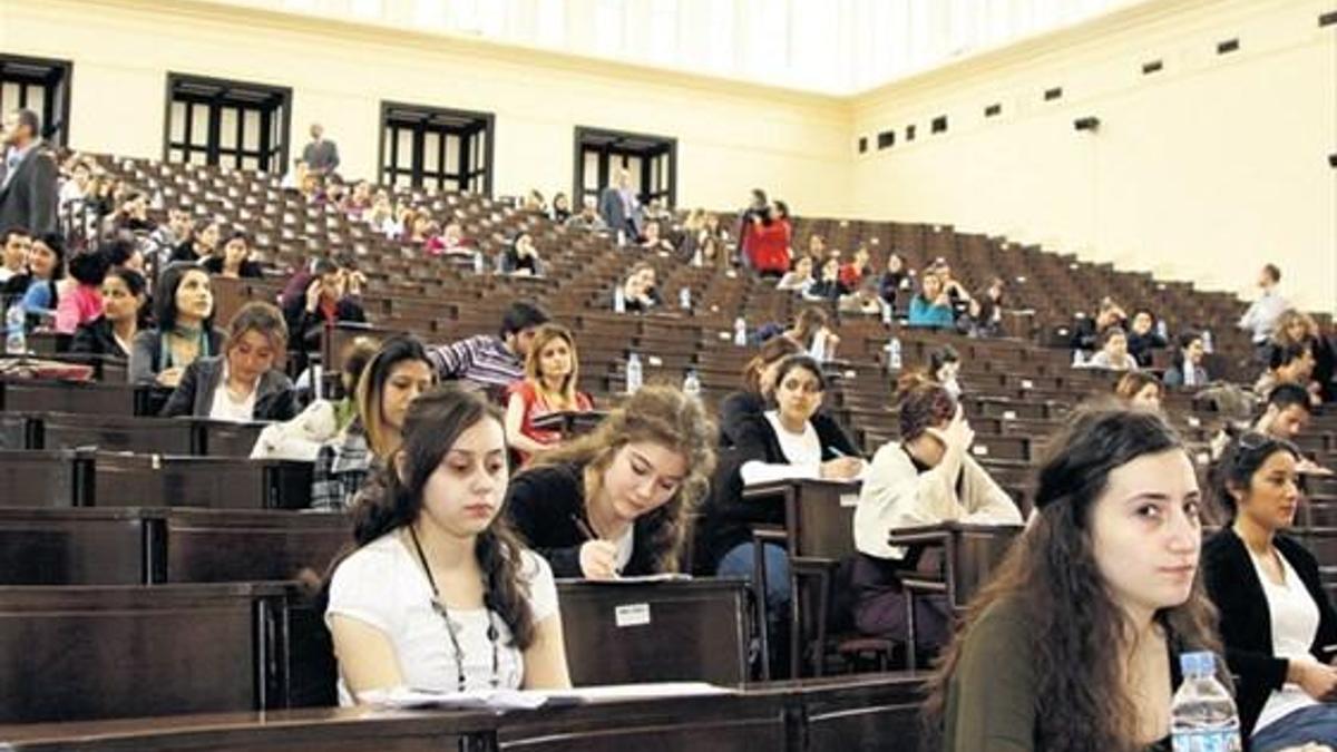 Bir sayfadaki soruları çözüp yanıtlarını öyle işaretleyin