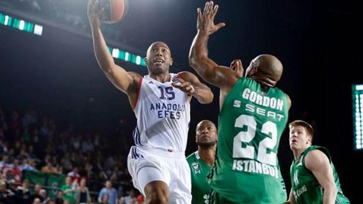 Efes Daçka'yı ateşe attı