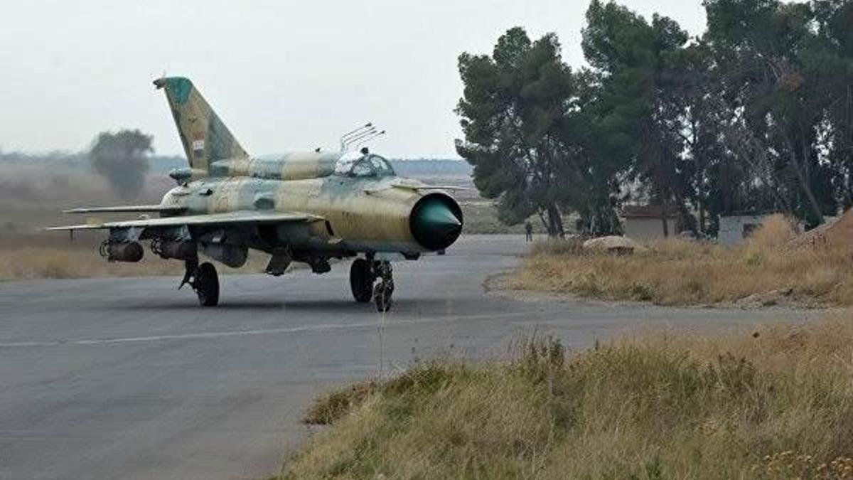Suriye'nin savaş uçağı düşürüldü, pilotu öldürüldü