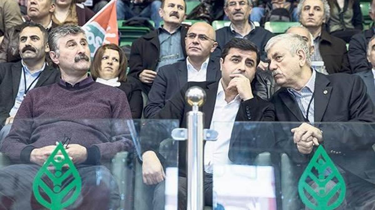 ‘Bir tür hilafet isteniyor’