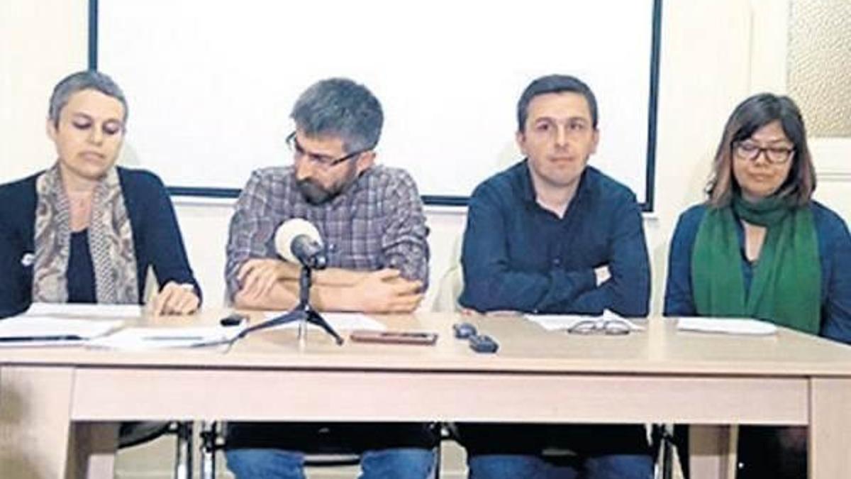 3 akademisyen gözaltında