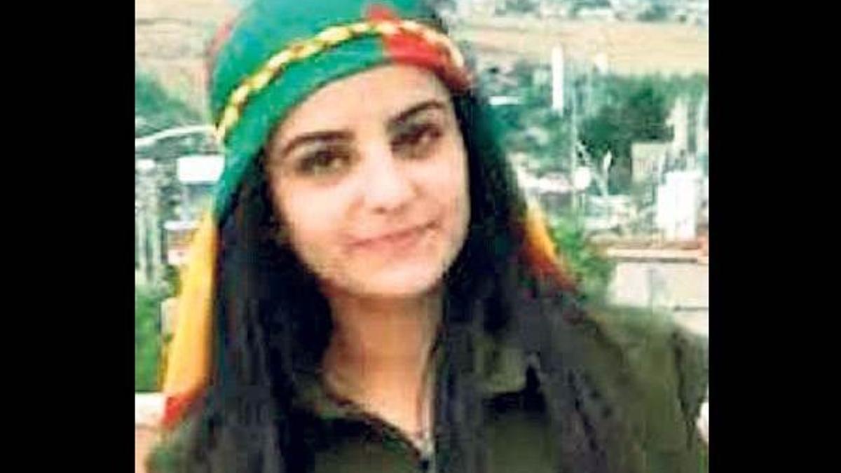 Kız kardeşini başından vurarak öldürdü