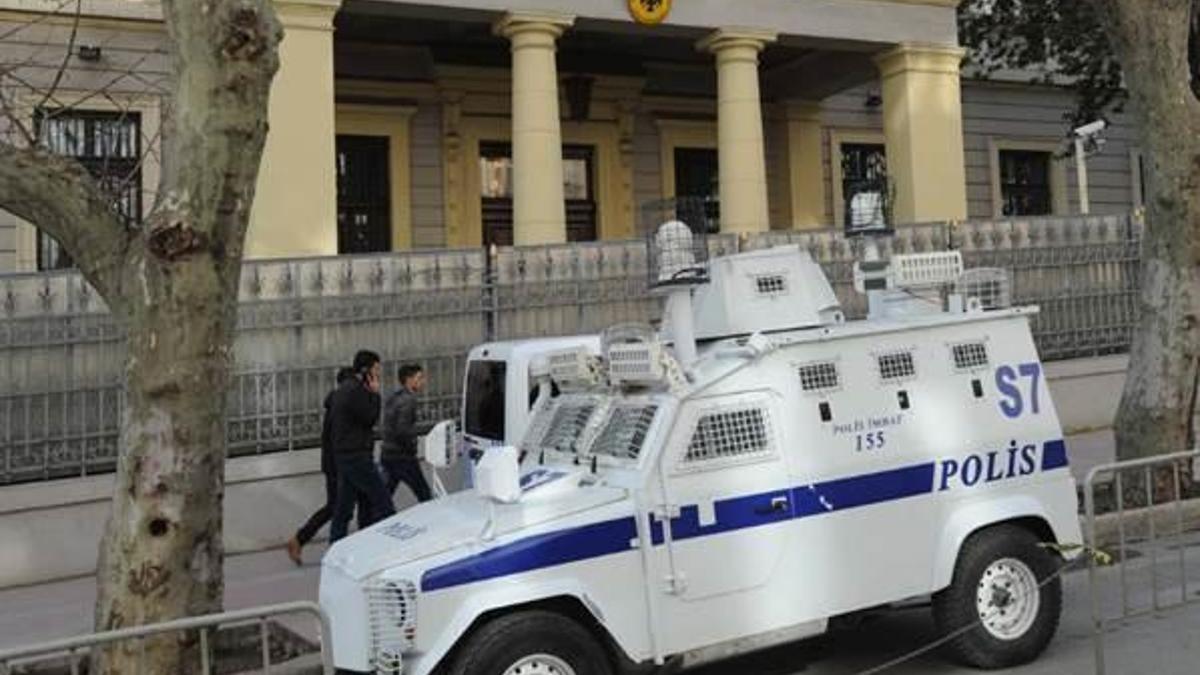 Alman Başkonsolosluğu bugün de kapalı