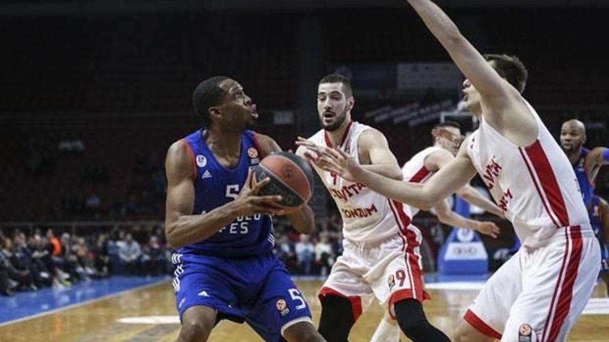 Efes'ten kritik galibiyet