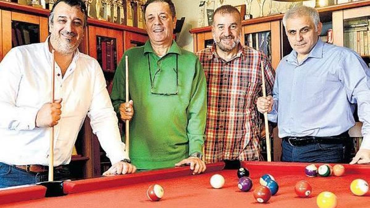 Koltuk değneklerini attı