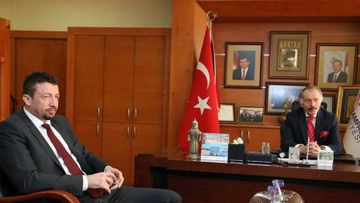 Hidayet: Gülüp geçiyorum!