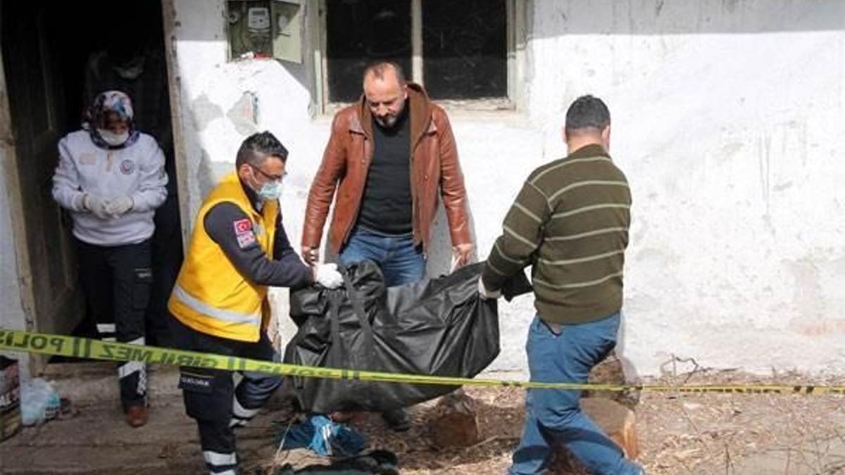 Kız kardeşler evde çıkan yangında öldü