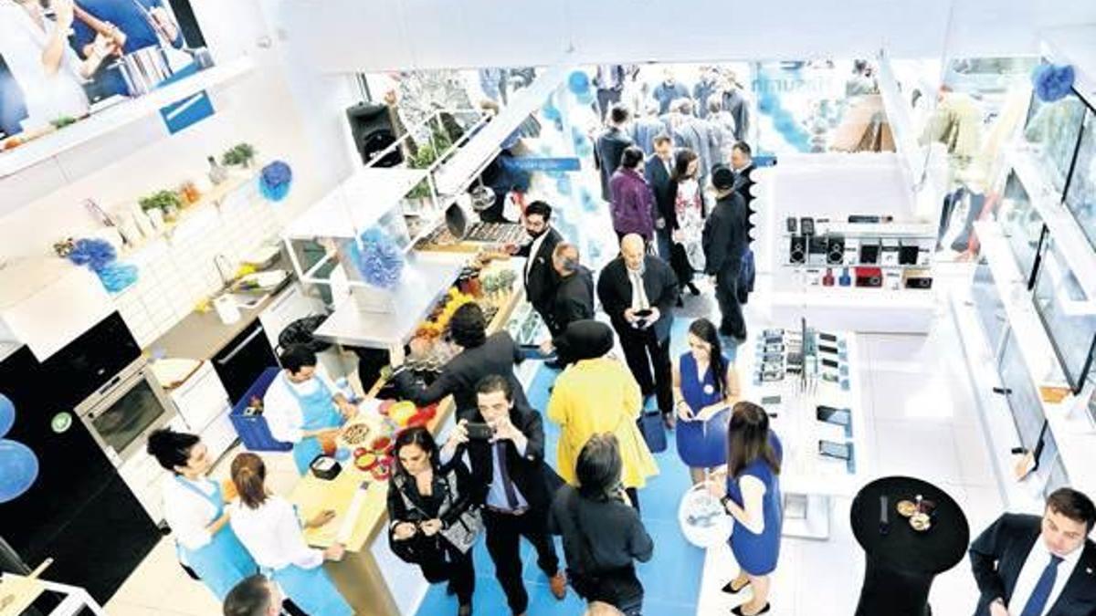 Beko mağazalarda yemek pişirtecek