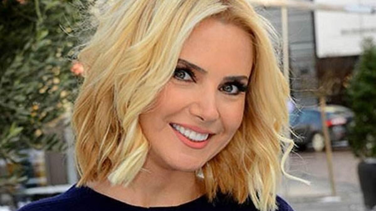 Ece Erken tesettüre girdi! Sosyal medya sallandı