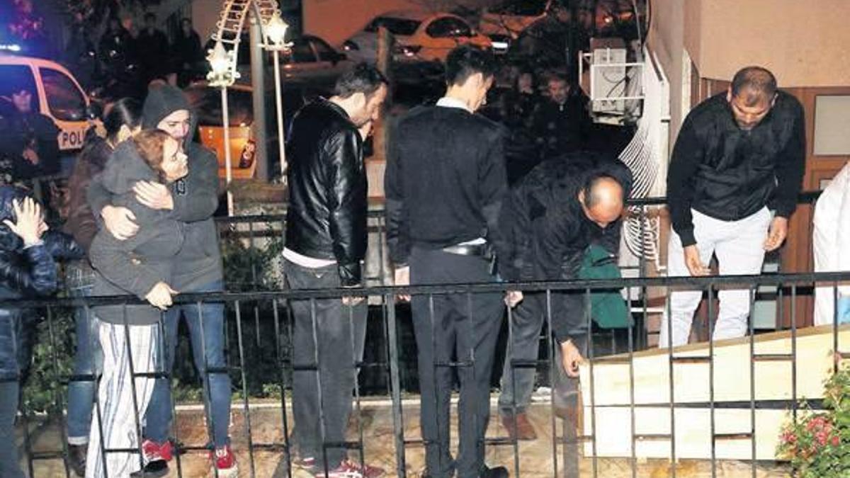 Polis kapıyı çalan katilin peşinde