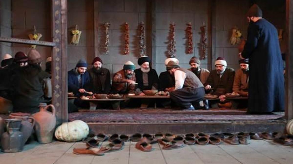 Yunus Emre 37.bölüm fragmanında aşkın yolculuğu sürüyor! - İzle