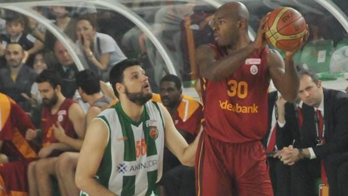 G.Saray deplasmanda güldü