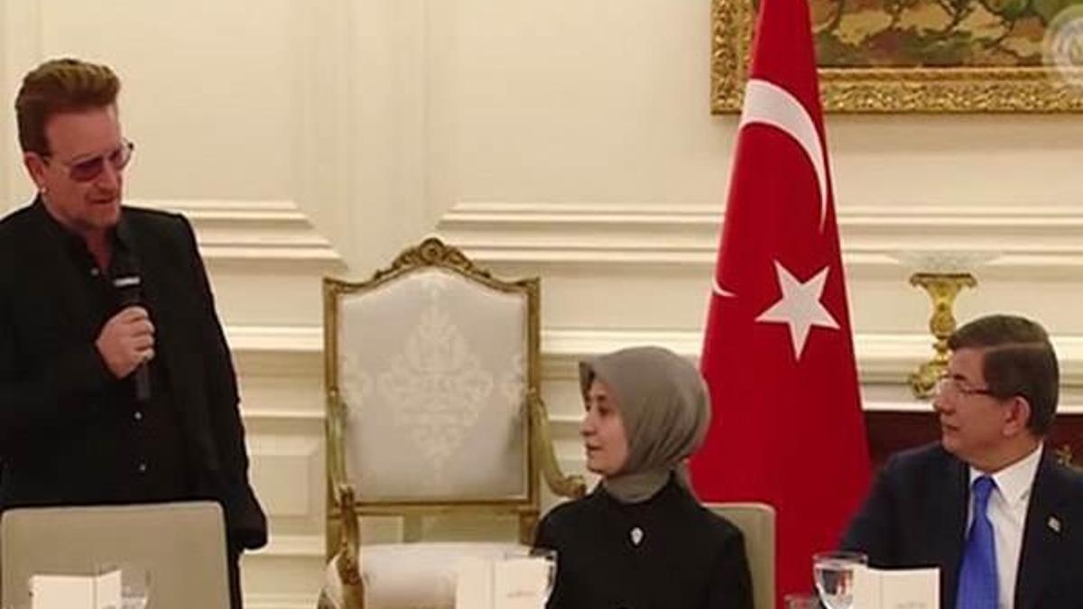 U2'nun solisti Bono : Türkiye dünyaya ders verdi