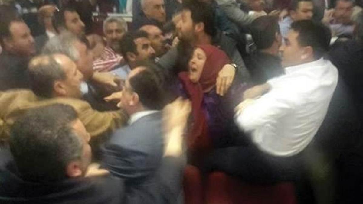 Çiğli Belediye Meclisi’nde Kemal Kılıçdaroğlu kavgası