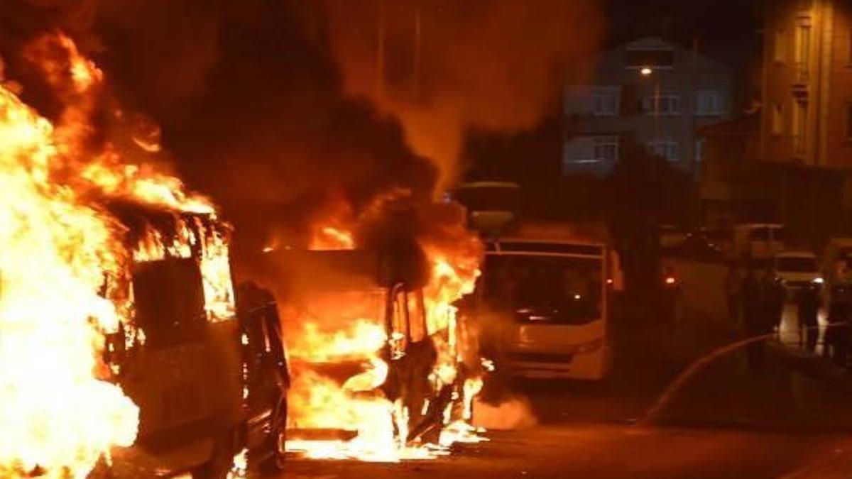 Gaziosmanpaşa ve Sultangazi’de 18 araç kundaklandı