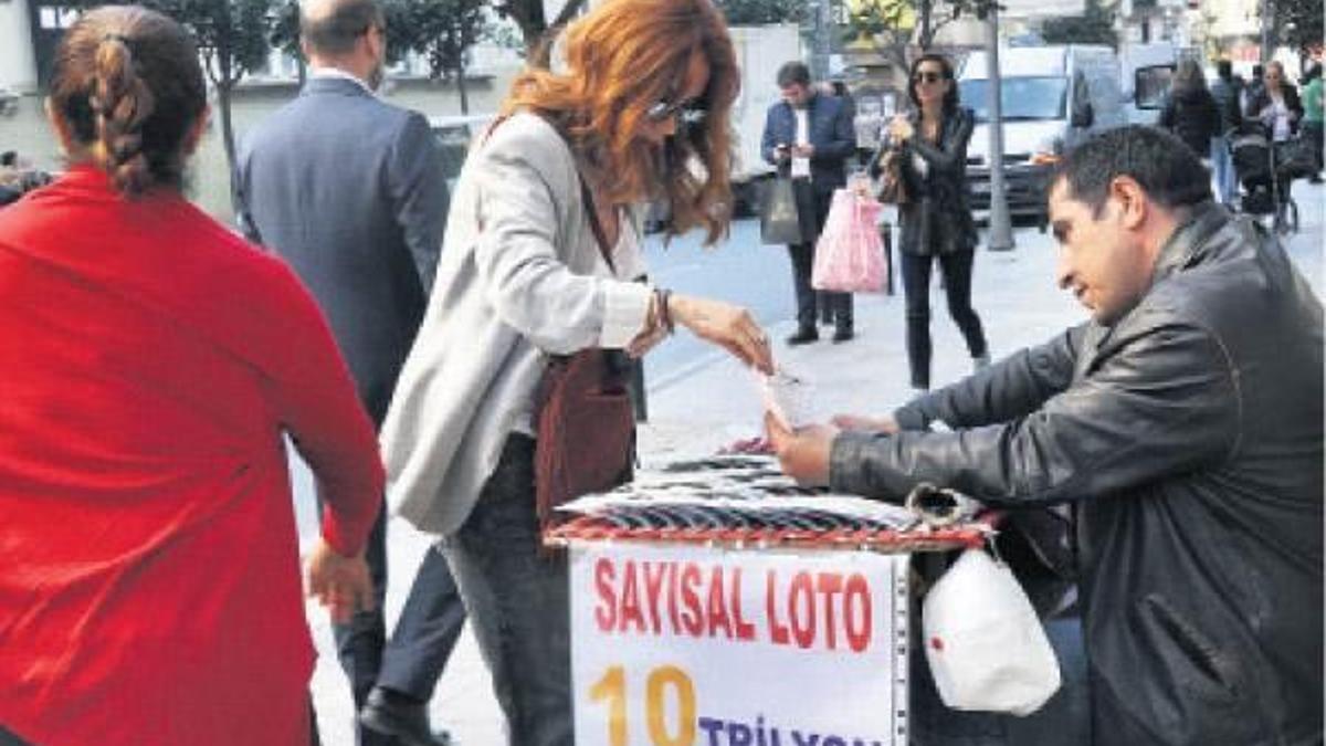 Şansını çekti