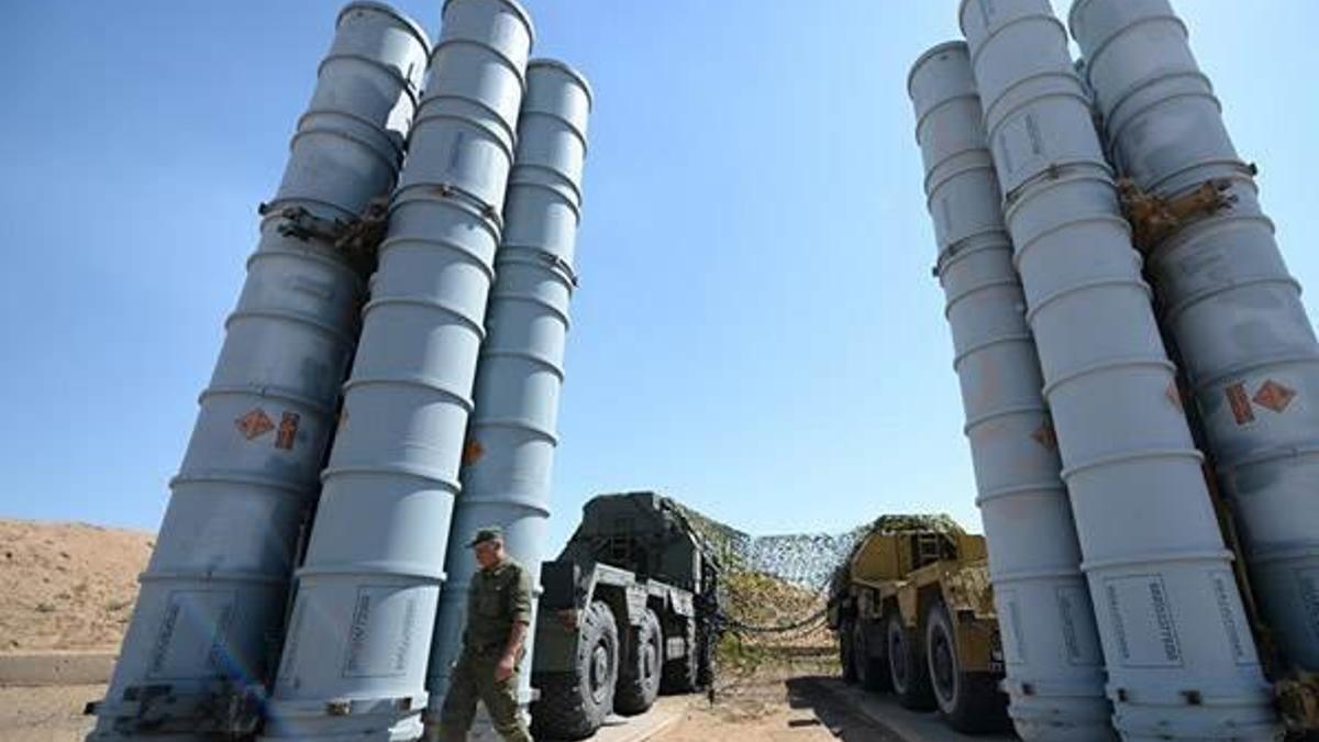İran S-300'lerin geldiğini yalanladı
