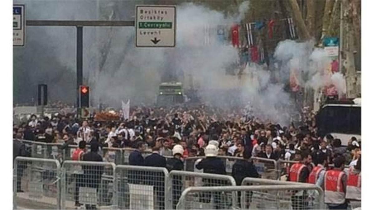 Vodafone Arena çevresinde biber gazlı müdahale