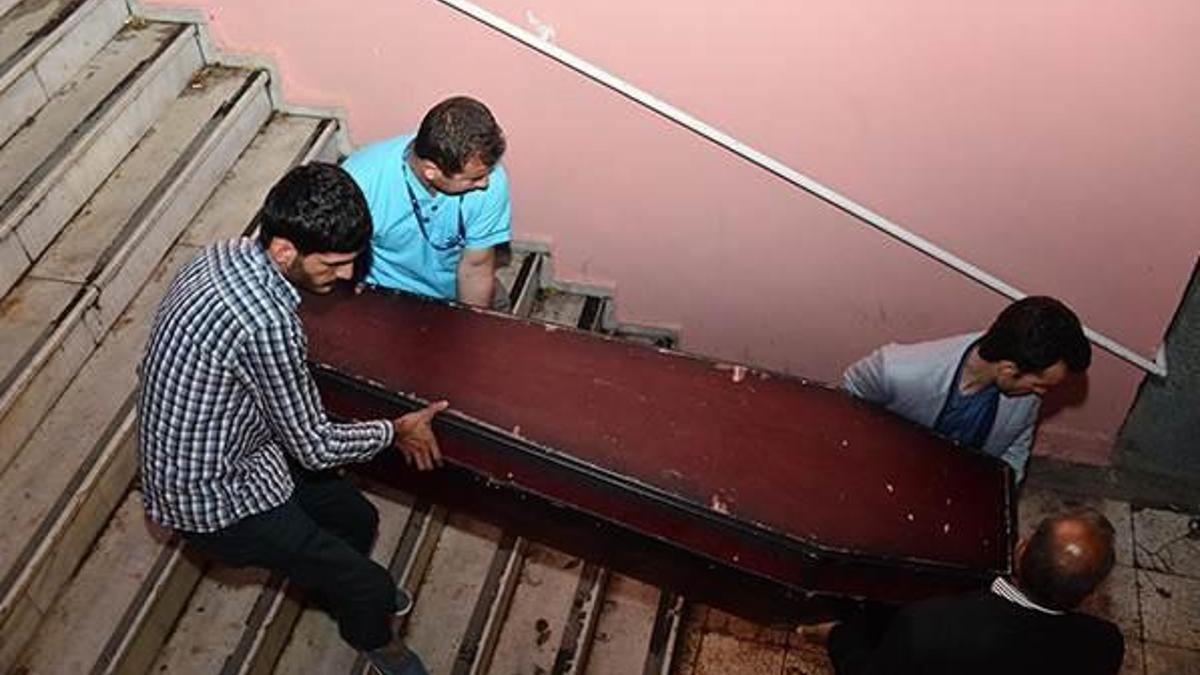 Özgecan'ın katiline Adana'da da mezar verilmeyince annesi isyan etti